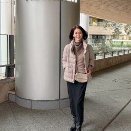 有村さん_カシミヤタートルネックセーター2