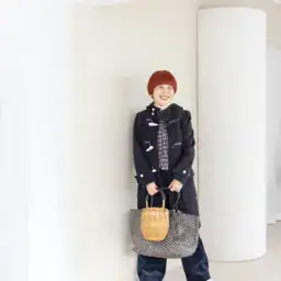 【第7位】【60代ファッション】ヘア＆メイクアップアーティスト・山本浩未さんの冬の宝塚、推し活旅ファッションとは？　トートバッグひとつで行ける少なめな荷物で、身軽な1泊2日の私服を拝見【冬の旅ファッション】