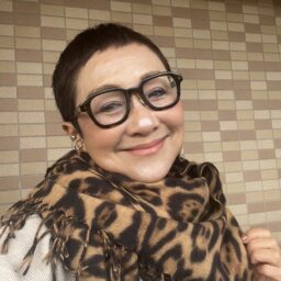 加藤理恵さんのストールファッション