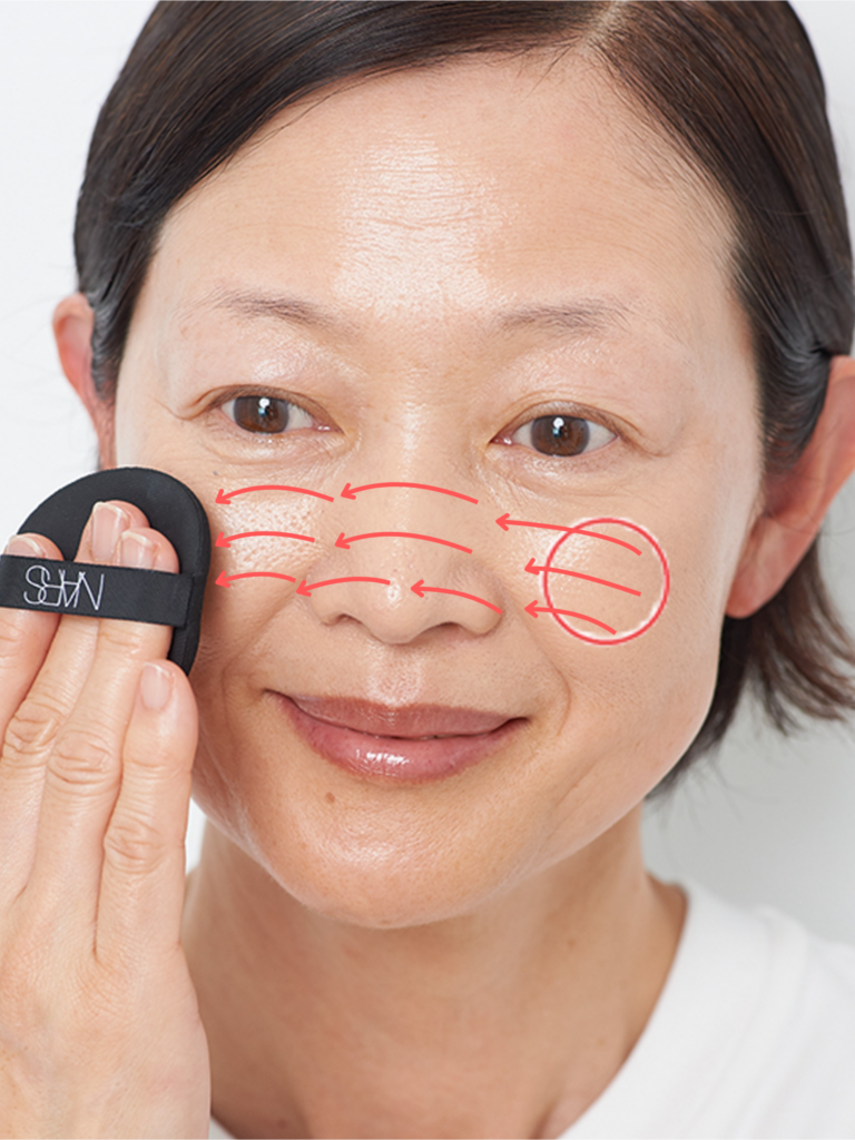 【2】②から①に戻るようにそばかすゾーンをトントンする