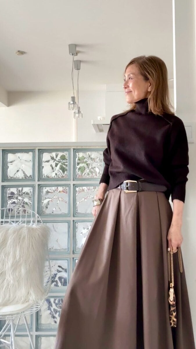 TOMOKO SHINOBEさんの年末お出かけコーデ「ブラウン×ブラウン」