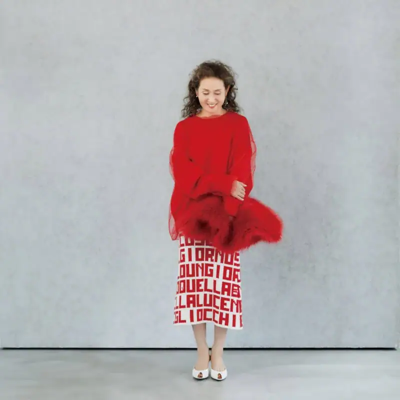 【第9位】【60代ファッション】ホリデーシーズンのおしゃれにぴったり！ 人気スタイリスト・坂本久仁子さんが提案するレッドカラーコーデ2選