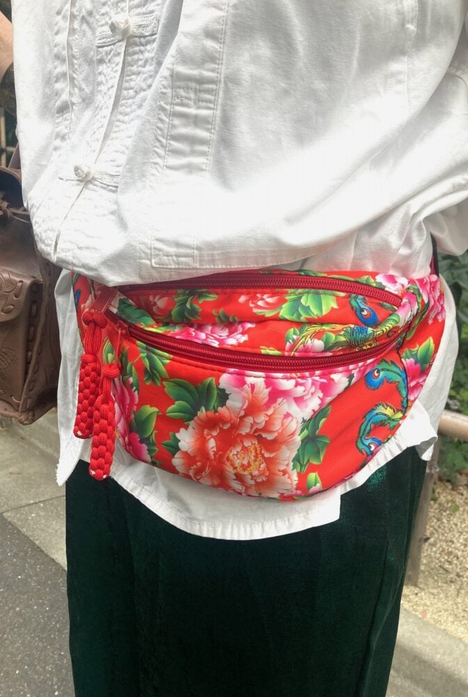 SHEINのウエストポーチ