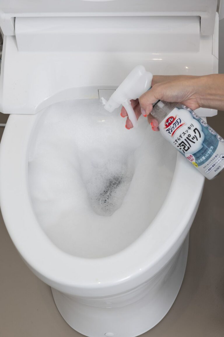 トイレのすっきり泡パックをするところ