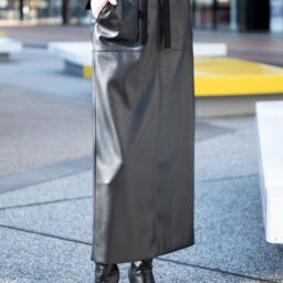 あえての合わせがパワフルに効く!斬新な足元が素敵コーデの立役者