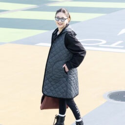 アウター…ラベンハム 、トレーナー…ユニクロ、レギンス…マックスマーラ 、ブーツ…ara、バッグ…エルメス