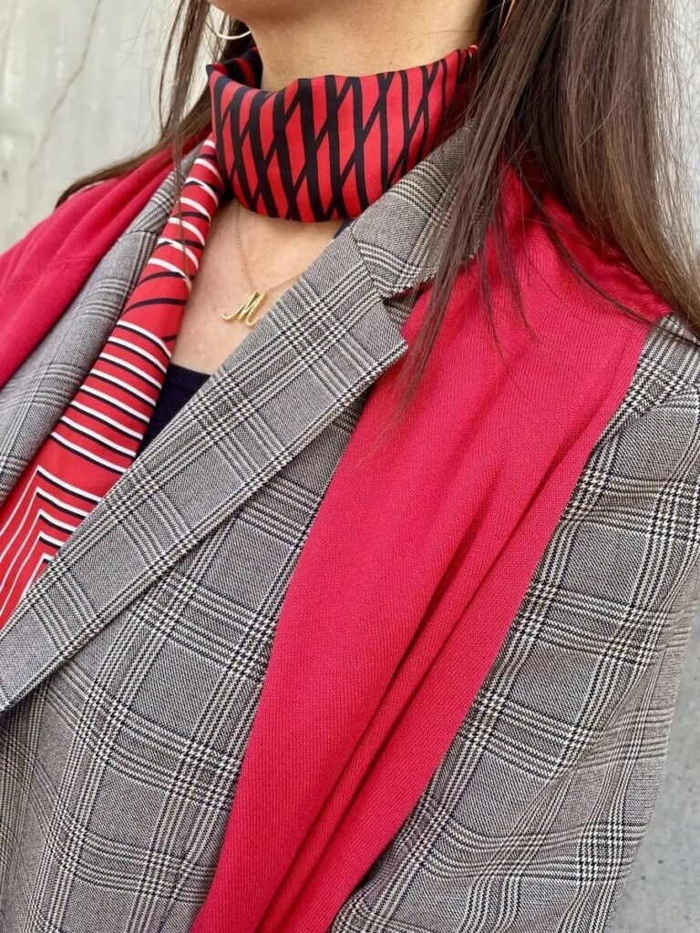 ウォーキング講師でもあるMIKAさん。 「歩きやすいうえに、コーディネートのバランスを取りやすいシューズは普段からチェックしています!ブーツは、『チャールズ&キース』。スリムでもたつかないデザインなのでスタイルアップにも」