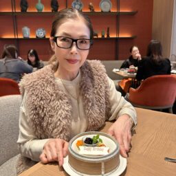 MOTOMIさん12月ブログ_モカベージュワントーンコーデ