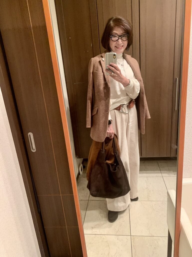 長谷川さん12月ブログ_英国調コーデ