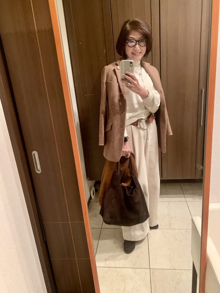 長谷川さん12月ブログ_英国調コーデ