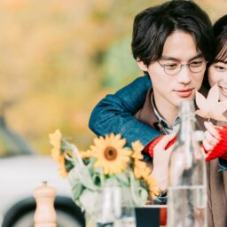 映画『楓』より恵（福士蒼汰）と亜子（福原遥）