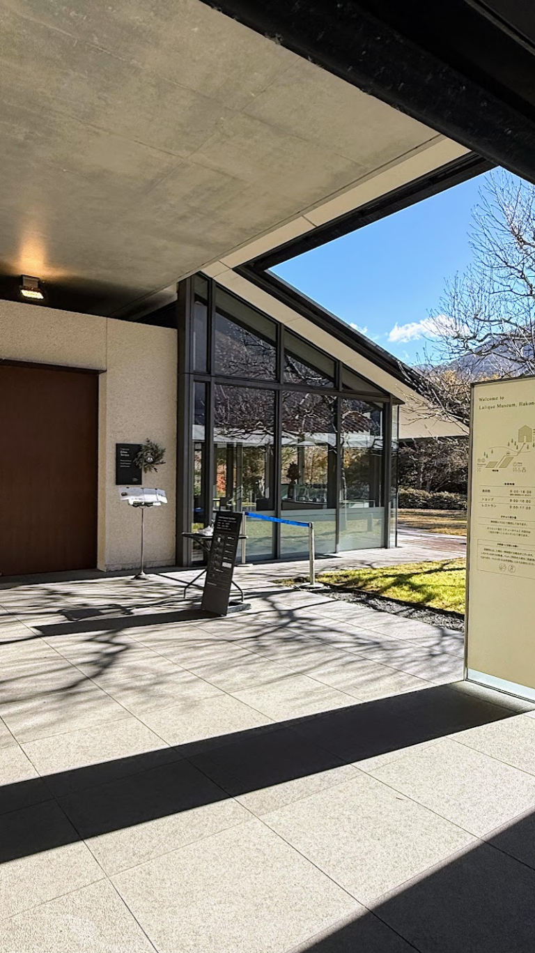 レストランの入り口。ランチだけでなく、モーニングやカフェ利用もできます。