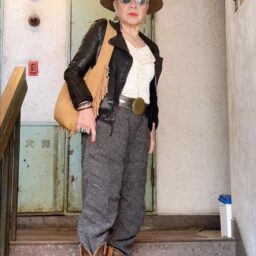 革ジャンおすすめスタイル③ベーシックな皮ジャンカジュアルコーデ