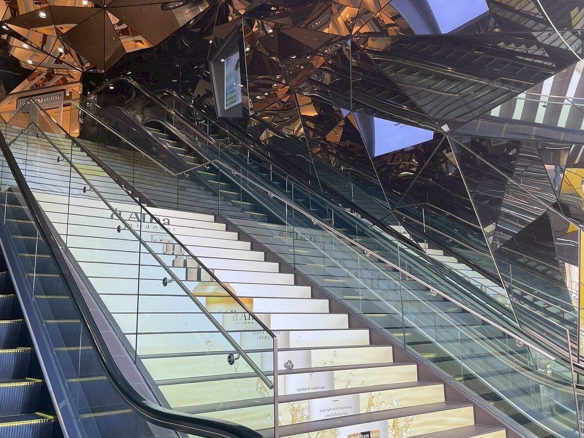 東急プラザ表参道「オモカド」入り口