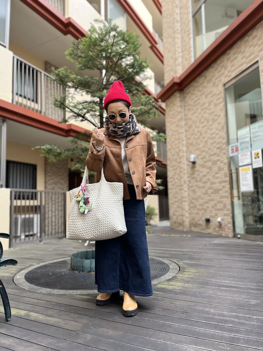 加藤理恵さんのヒョウ柄スカート