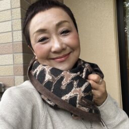 加藤理恵さんのストールファッション