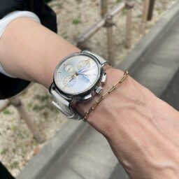 「時計は『IWC』。一緒につけてるブレスレットは『j_products』です」