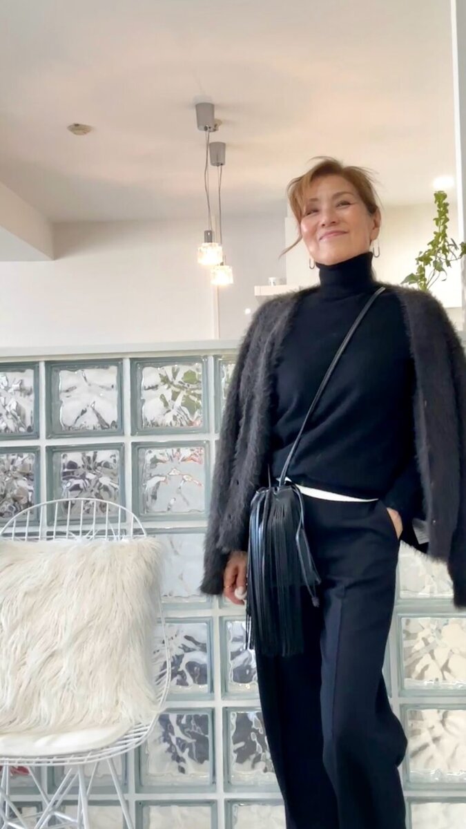 TOMOKO SHINOBEさんの年末お出かけコーデ「ブラック×ブラック」