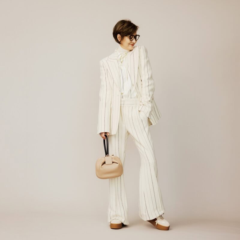 【60代のおしゃれコーデ】シニアが輝く着こなしには〈クリーンさ〉と〈華やぎ〉がポイント!おしゃれのプロが選んだ4スタイル