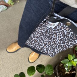 加藤理恵さんのアニマル柄布バッグ