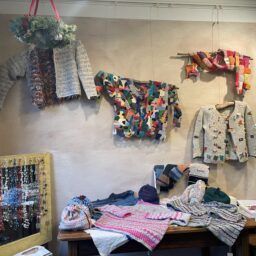 荒井佐紀子さんの作品展示