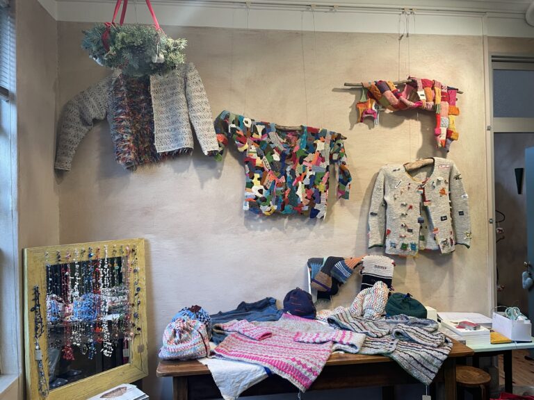 荒井佐紀子さんの作品展示