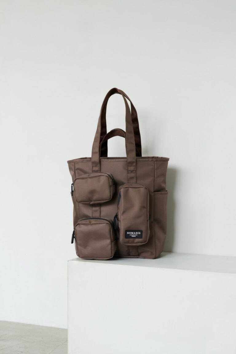 バッグ［H37×W30× D13㎝］¥23,100／ノマディス（ノーベルバ）