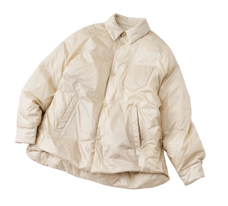 ダウンジャケット¥59,400/アッパーハイツ(ゲストリスト)