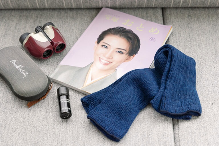 しっかり楽しむための「観劇グッズ」