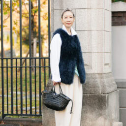 コートの中は……