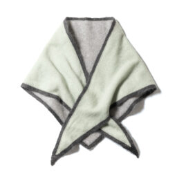 ストール¥27,500／アソース メレ（アイネックス）