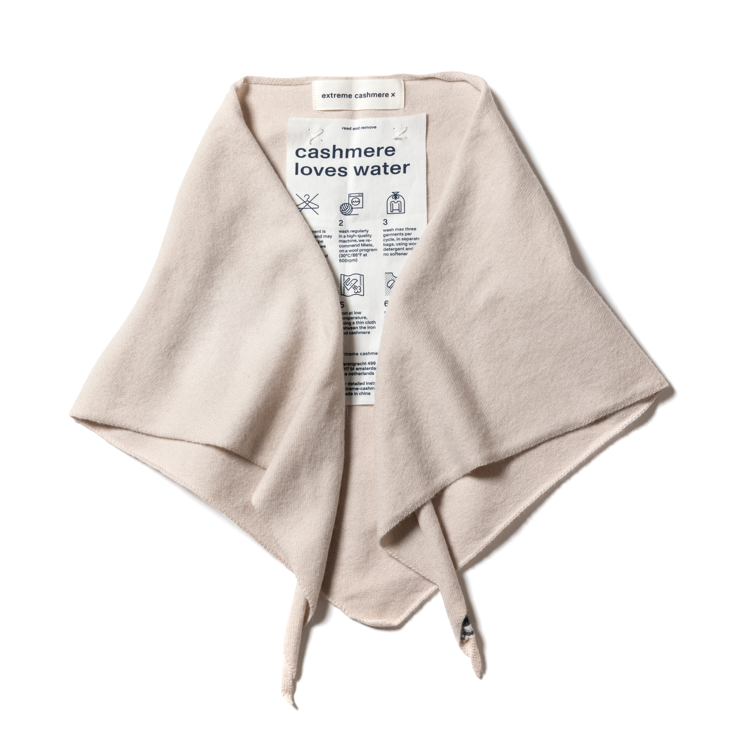 ストール¥26,400／エクストリームカシミア（ザシー）