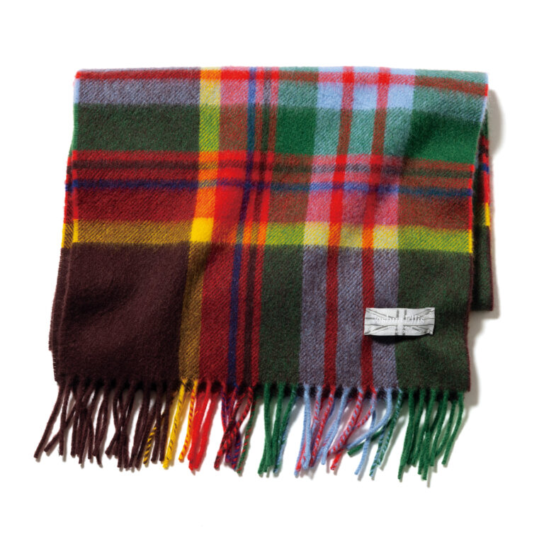 マフラー¥39,600/ジョシュアエリス(真下商事)