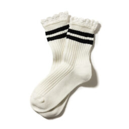 靴下¥1,650／靴下屋（タビオ）