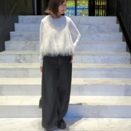 フリンジジレ／ZARA、ロンT／H＆M、ブラックデニム／ユニクロC、バッグ／Louis Vuitton、コインローファー／RAGEBLUE(new)