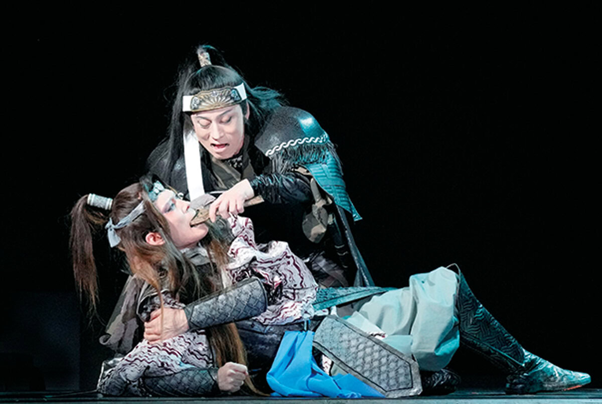 ライ(幸四郎)に捕らえられてしまうシュテン