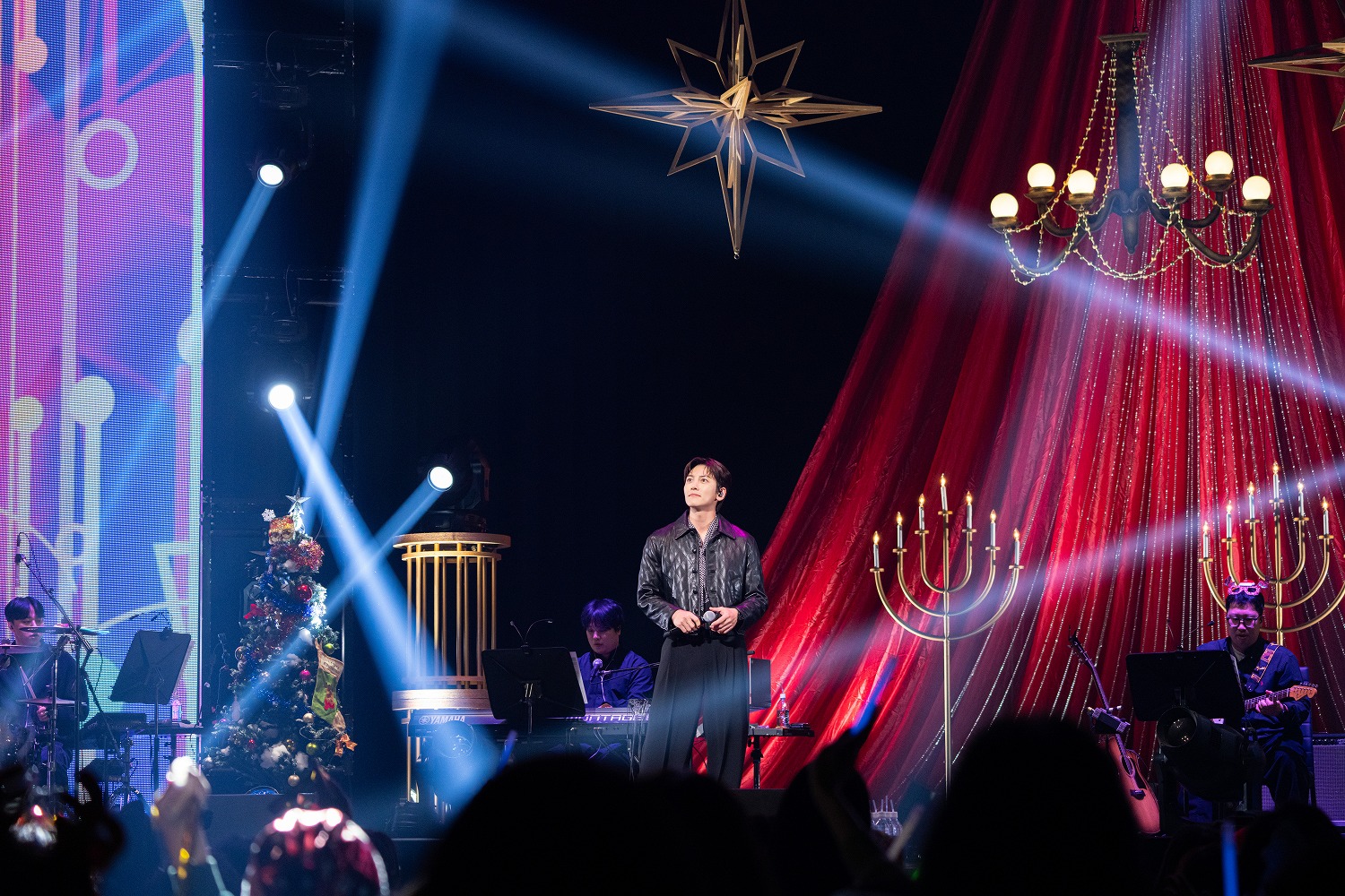 クールなブラックコーデのチ・チャンウク