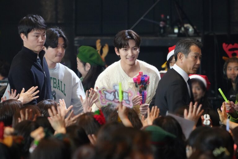 客席にサプライズ登場したチ・チャンウク