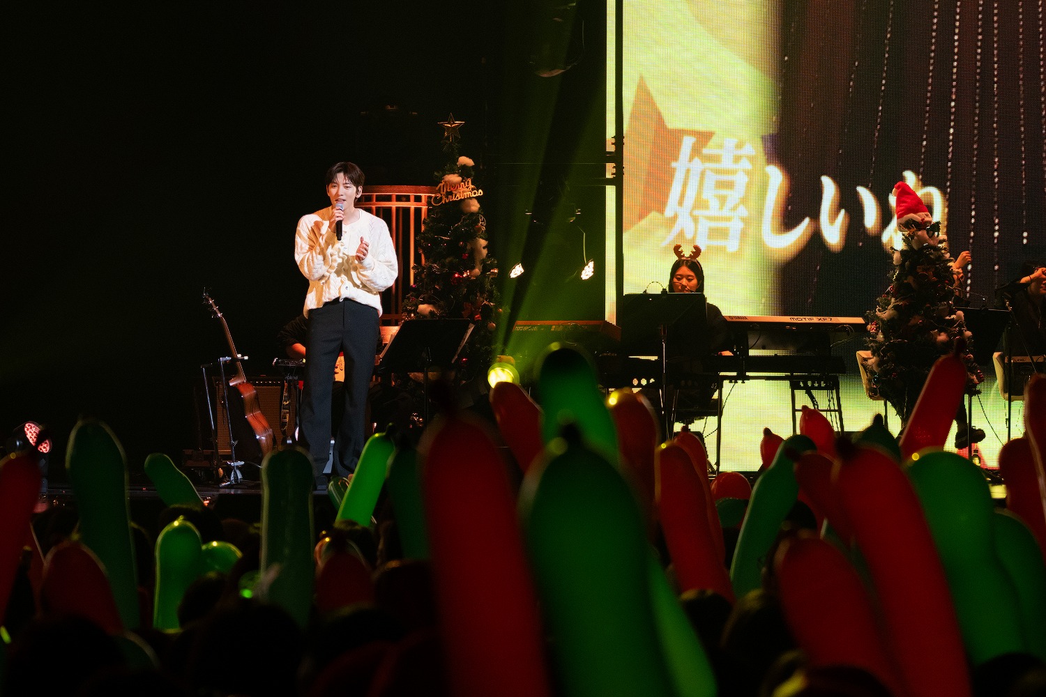 歌を披露し会場も熱気に包まれました