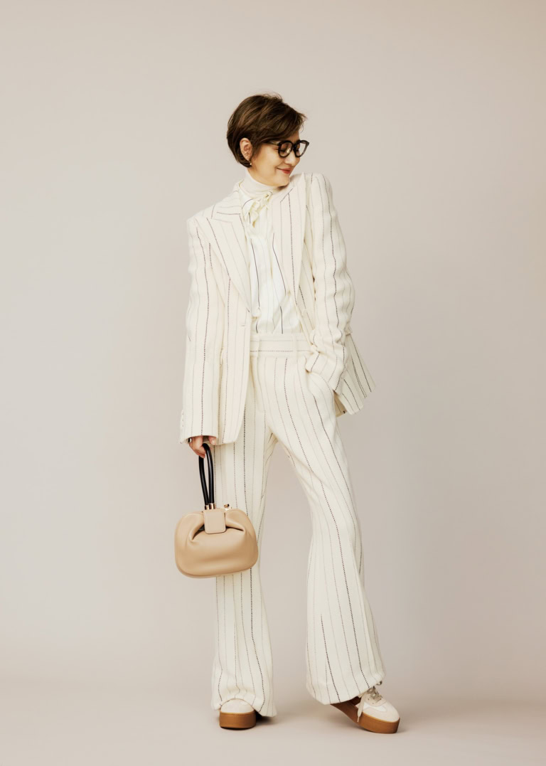 【60代のおしゃれコーデ】シニアが輝く着こなしには〈クリーンさ〉と〈華やぎ〉がポイント！おしゃれのプロが選んだ4スタイル