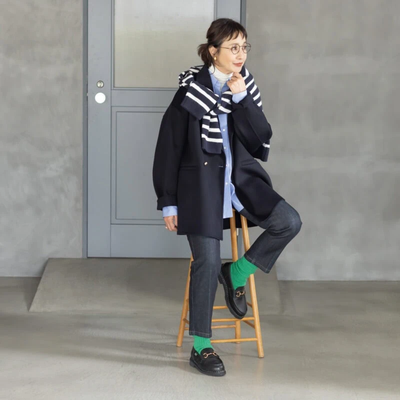 【第10位】【60代ファッション】靴下がおしゃれのポイントに！効かせ色＆スポーティソックスコーデ【冬の足元・首元おしゃれ最前線】