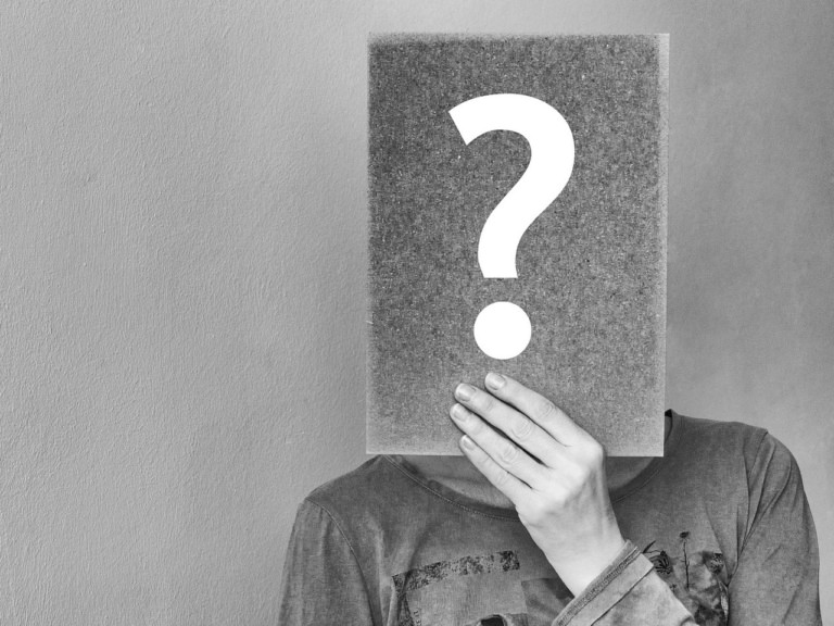 唇が荒れる原因