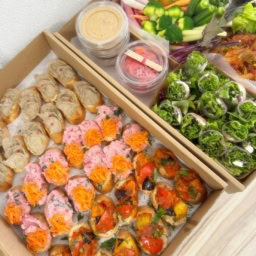 鵠沼海岸商店街のケータリング：鵠沼海岸駅の商店街の探索をしたくなりました。