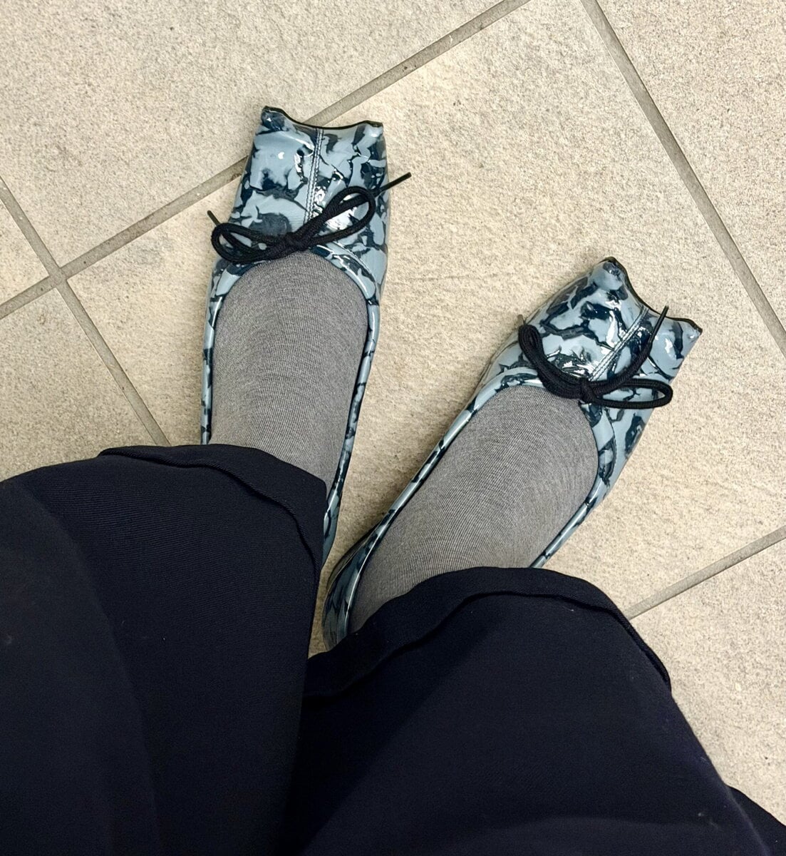 上林さん26年１月ブログ _グレータイツの足元