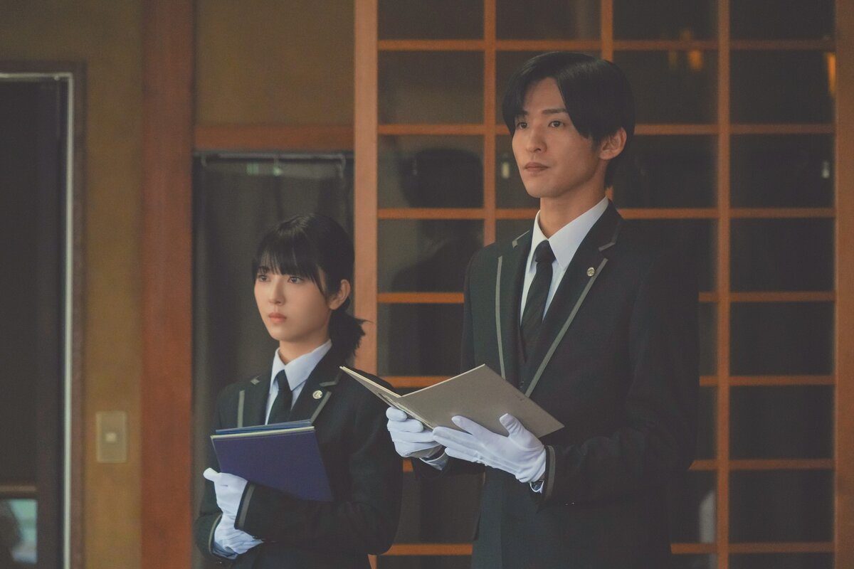 映画『ほどなく、お別れです』より美空（浜辺美波）と漆原（目黒蓮）