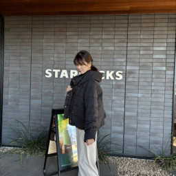 アトリエエヌズのショートダウンコート