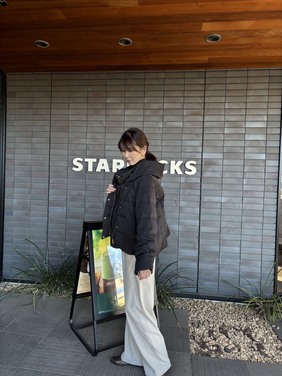 アトリエエヌズのショートダウンコート