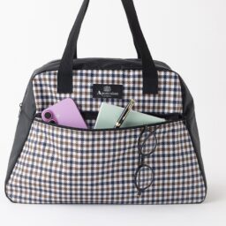 GLOW3月号特別付録「アクアスキュータム」の「大容量ボストンバッグ」