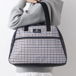 GLOW3月号特別付録「アクアスキュータム」の「大容量ボストンバッグ」