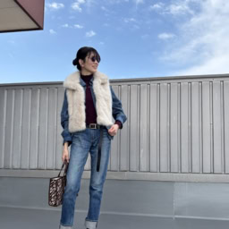 「ZARA」のフェイクファーベスト